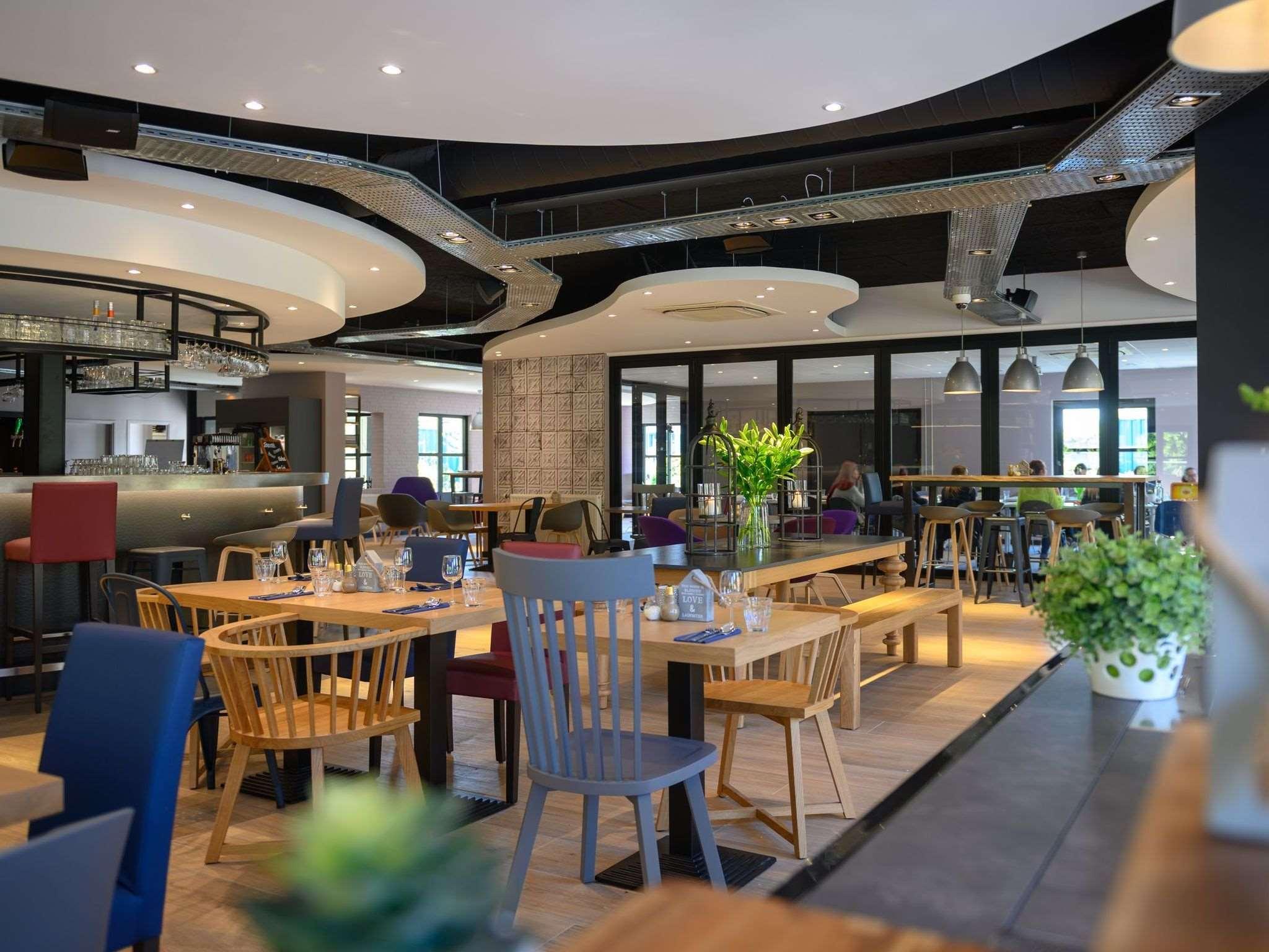 Campanile & Restaurant 3*